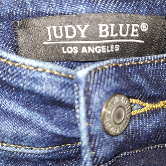 A pair of Judy Blue straight leg high waist in a size 3/26. NWT. 29" inseam - Picture 5 of 7